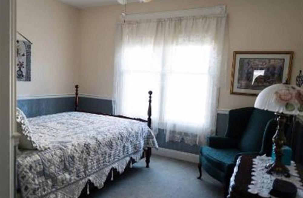 Victorian Veranda Country Inn Lawrence Εξωτερικό φωτογραφία